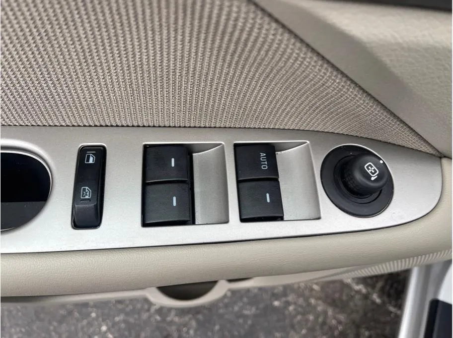 Ford Fusion photo 11