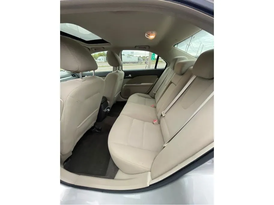 Ford Fusion photo 16