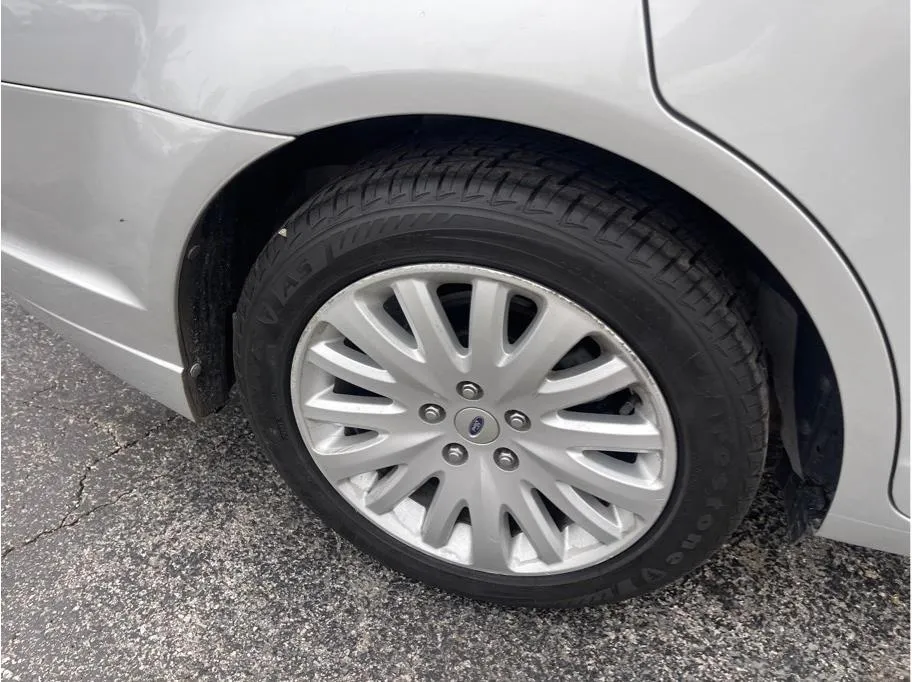 Ford Fusion photo 26