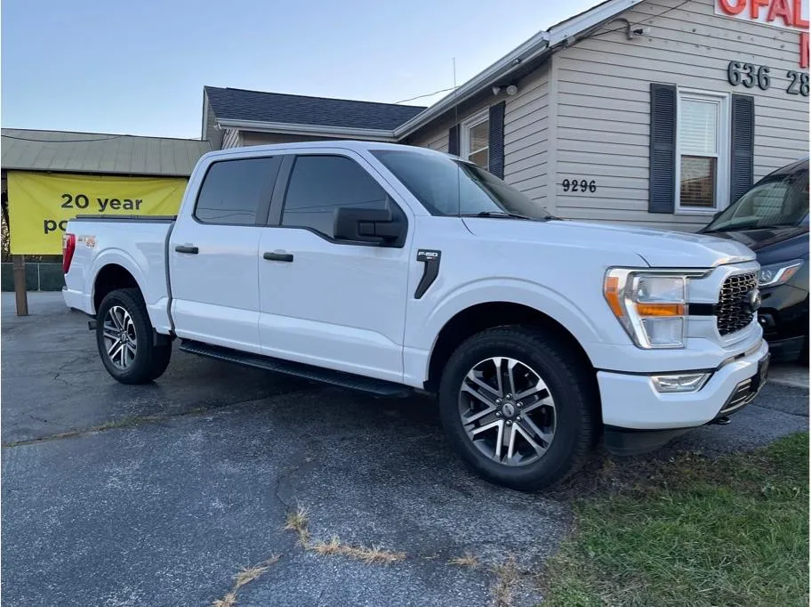 2021 Ford F-150 SuperCrew Cab XL Pickup 4D 5 1/2 ft for sale in O’Fallon, MO