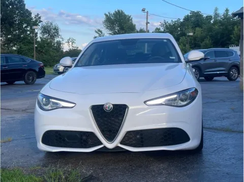 White 2018 Alfa Romeo Car GIULIIA SPRT AWD for sale in O’Fallon, MO