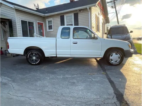 More photos of 1998 Toyota Tacoma XtraCab Pickup at O'Fallon Motors, MO