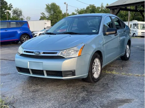 Blue 2009 Ford Focus SE Sedan 4D for sale in O’Fallon, MO