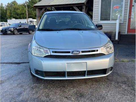 Photos of 2009 Ford Focus SE Sedan 4D for sale in O’Fallon, MO at O'Fallon Motors