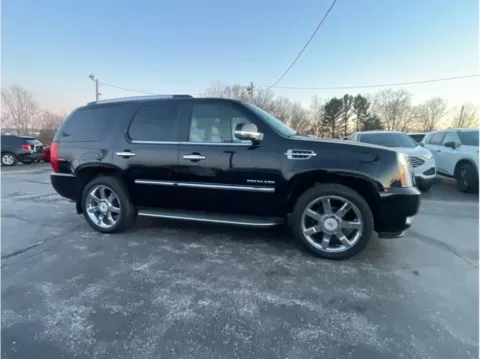 More photos of 2013 Cadillac Escalade Luxury Sport Utility 4D at O'Fallon Motors, MO