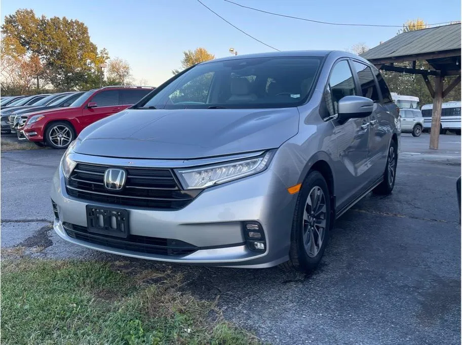 Silver 2021 Honda Odyssey EX-L Minivan 4D for sale in O’Fallon, MO