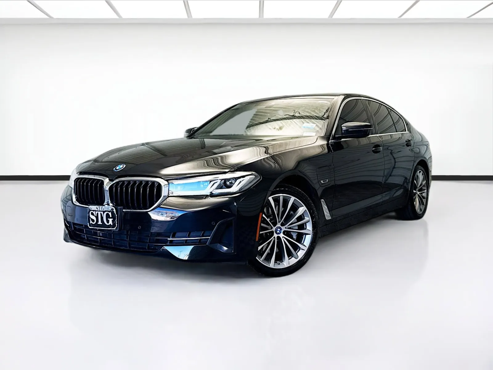Black 2022 BMW 5 Series 530e iPerformance for sale in Montclair, CA