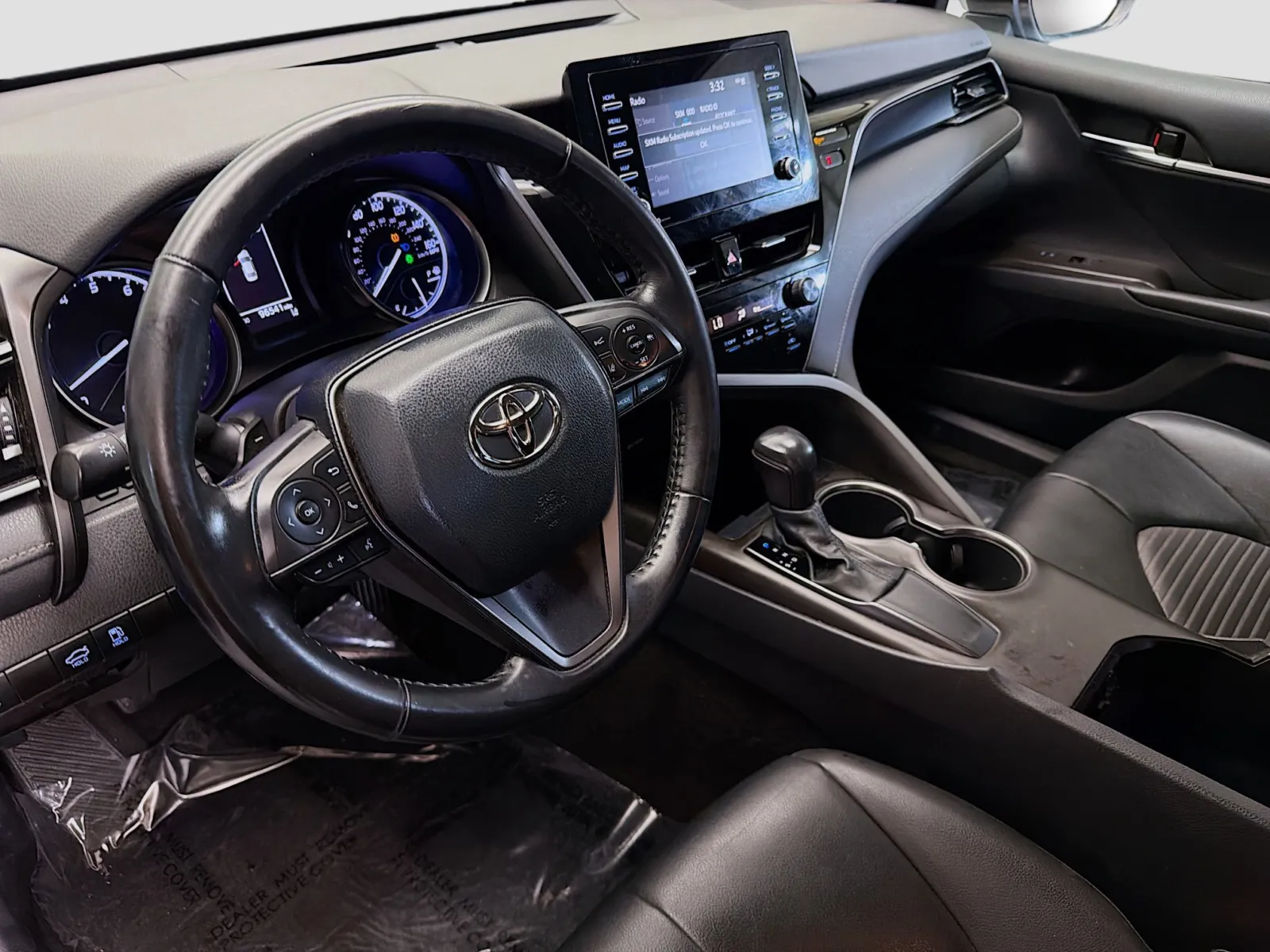 2021 Toyota Camry SE photo 3