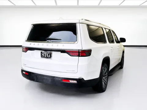 More photos of 2023 Jeep Wagoneer L Series II at STG Montclair, CA
