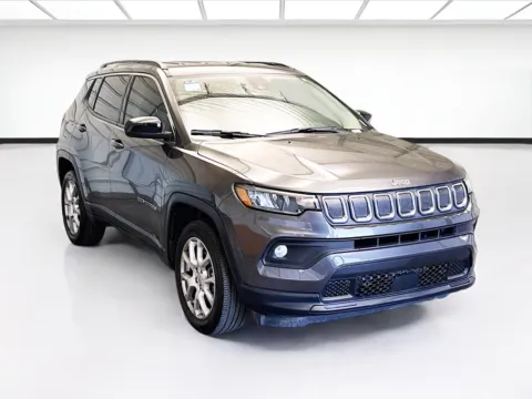 Another view of 2022 Jeep Compass Latitude Lux for sale in Montclair, CA at STG Montclair