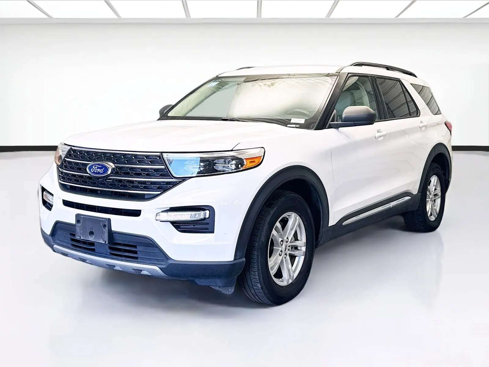 White 2023 Ford Explorer XLT for sale in Montclair, CA