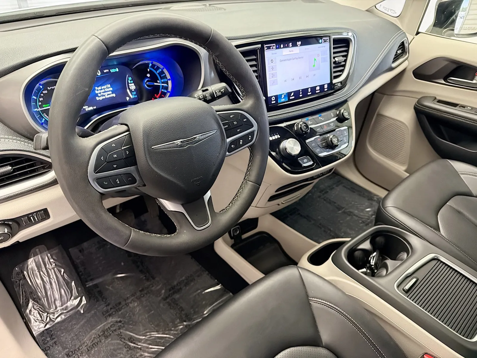 2024 Chrysler Pacifica Hybrid photo 3