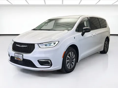 White 2024 Chrysler Pacifica Hybrid Select for sale in Montclair, CA