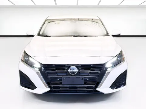 Photos of 2023 Nissan Altima 2.5 SV for sale in Montclair, CA at STG Montclair