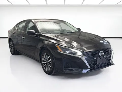 Another view of 2023 Nissan Altima 2.5 SV for sale in Montclair, CA at STG Montclair