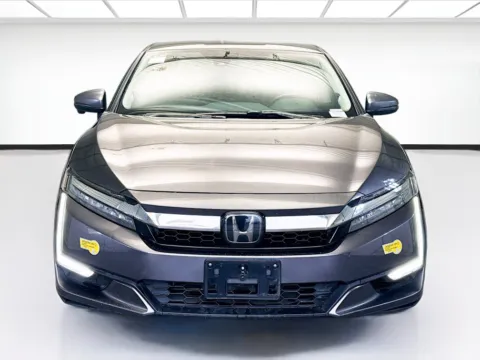 Photos of 2019 Honda Clarity Plug-In Hybrid Touring for sale in Montclair, CA at STG Montclair