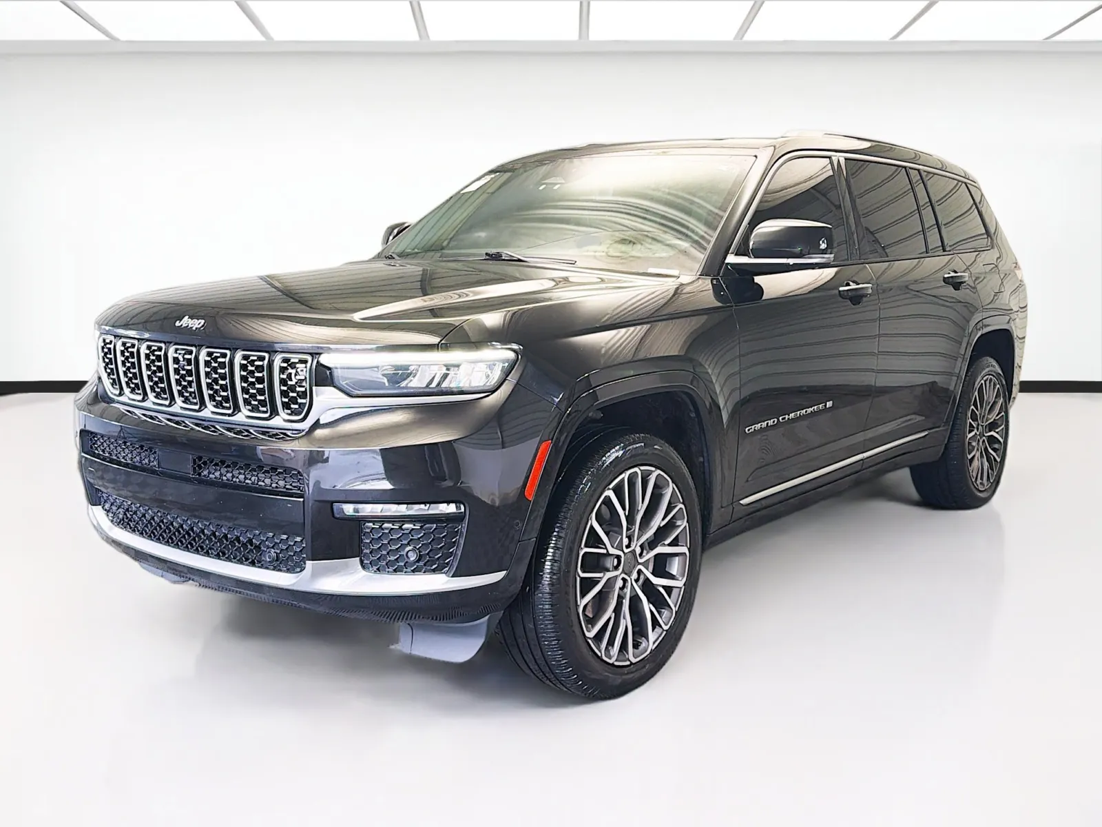 2021 Jeep Grand Cherokee L Summit Reserve's photo
