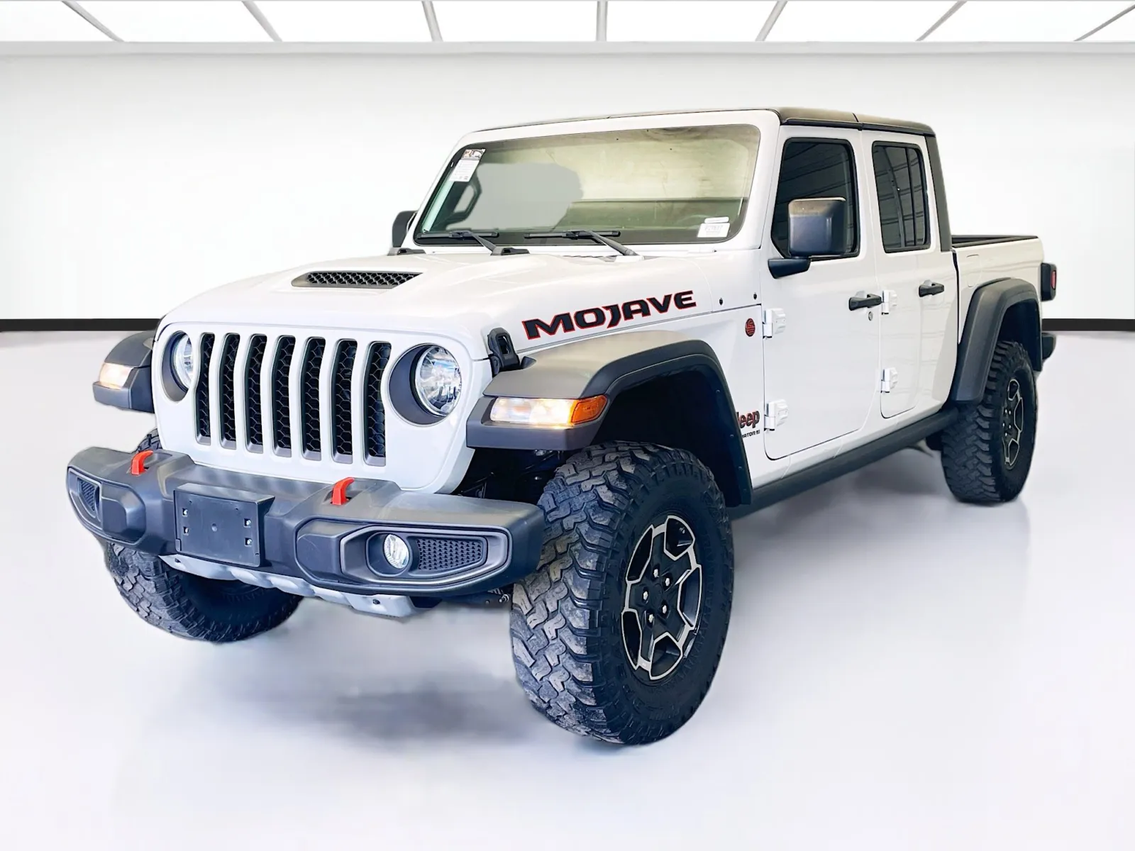 White 2023 Jeep Gladiator Mojave for sale in Montclair, CA