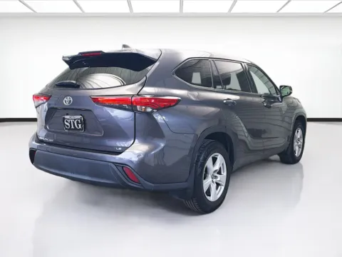 More photos of 2022 Toyota Highlander LE at STG Montclair, CA