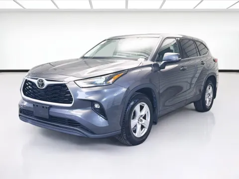 Gray 2022 Toyota Highlander LE for sale in Montclair, CA