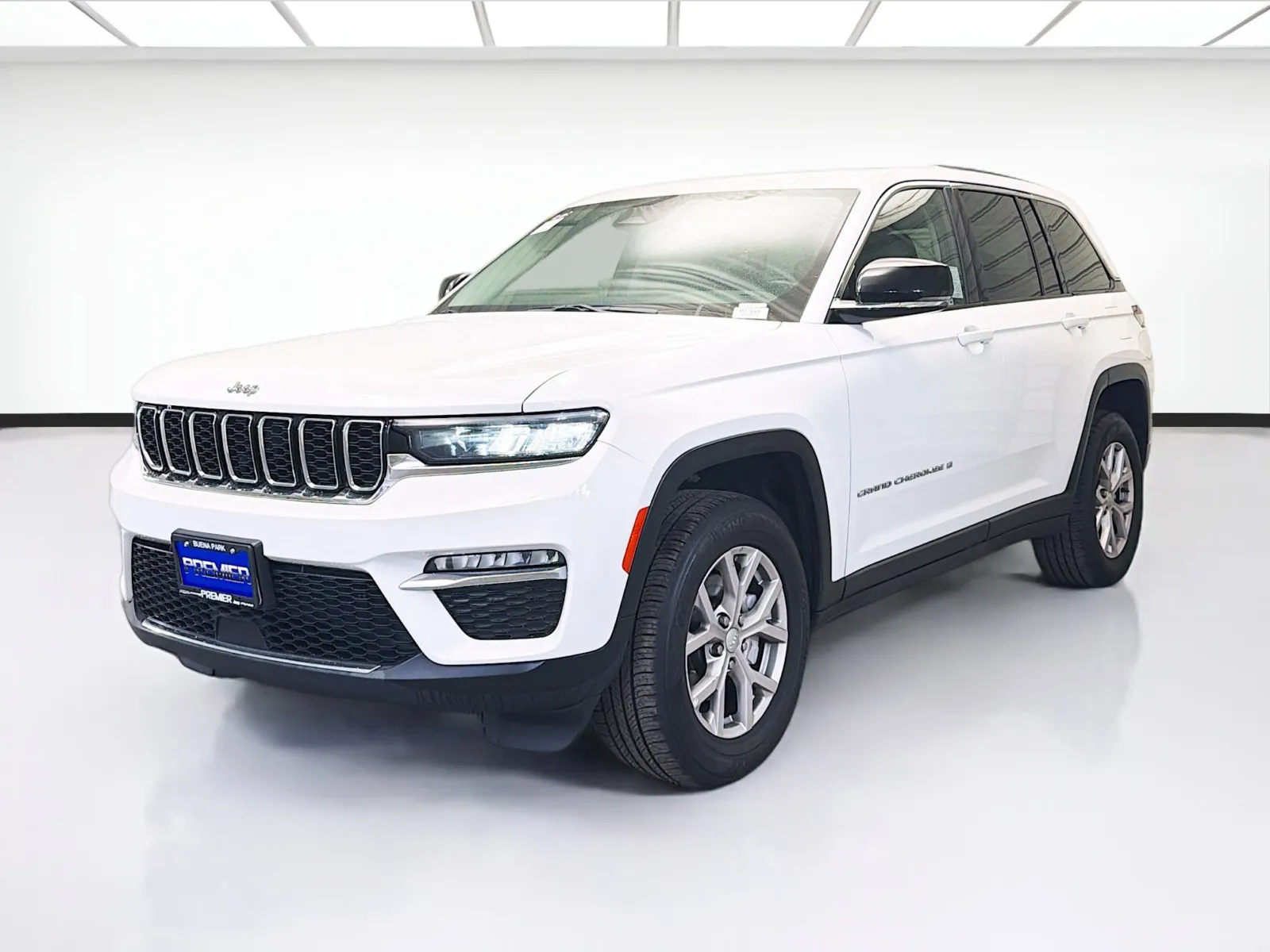 White 2022 Jeep Grand Cherokee Limited for sale in Montclair, CA