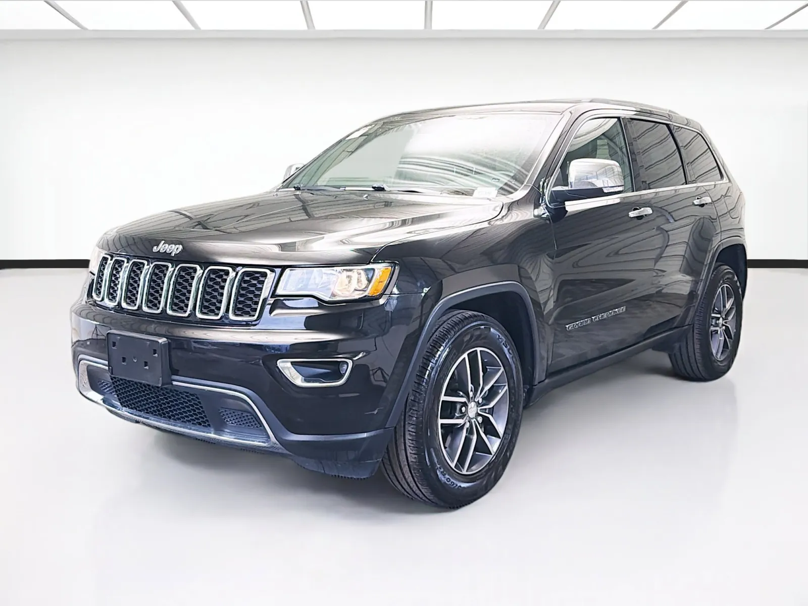 Black 2018 Jeep Grand Cherokee Limited for sale in Montclair, CA