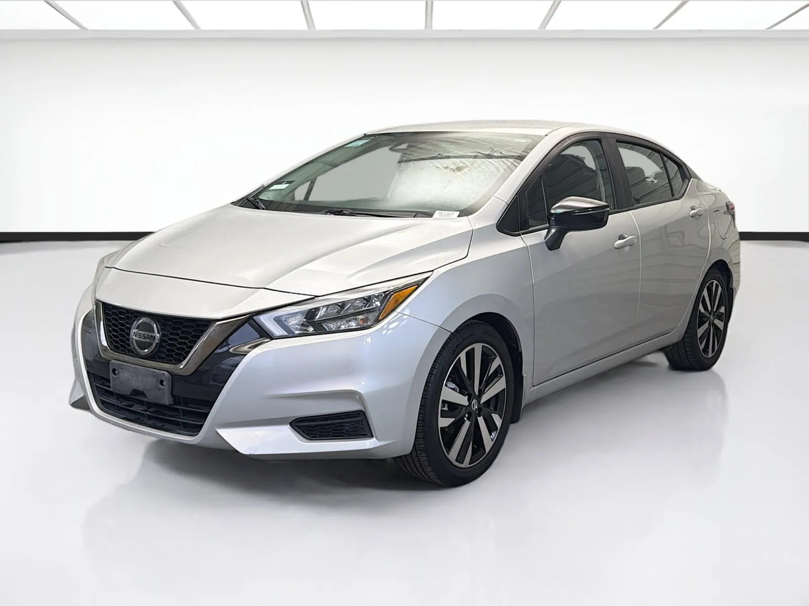 2022 Nissan Versa Sedan SR