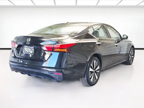 More photos of 2021 Nissan Altima 2.5 SV at STG Montclair, CA