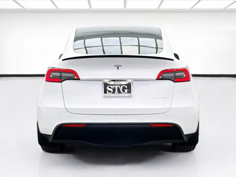 More photos of 2021 Tesla Model Y Long Range at STG Montclair, CA