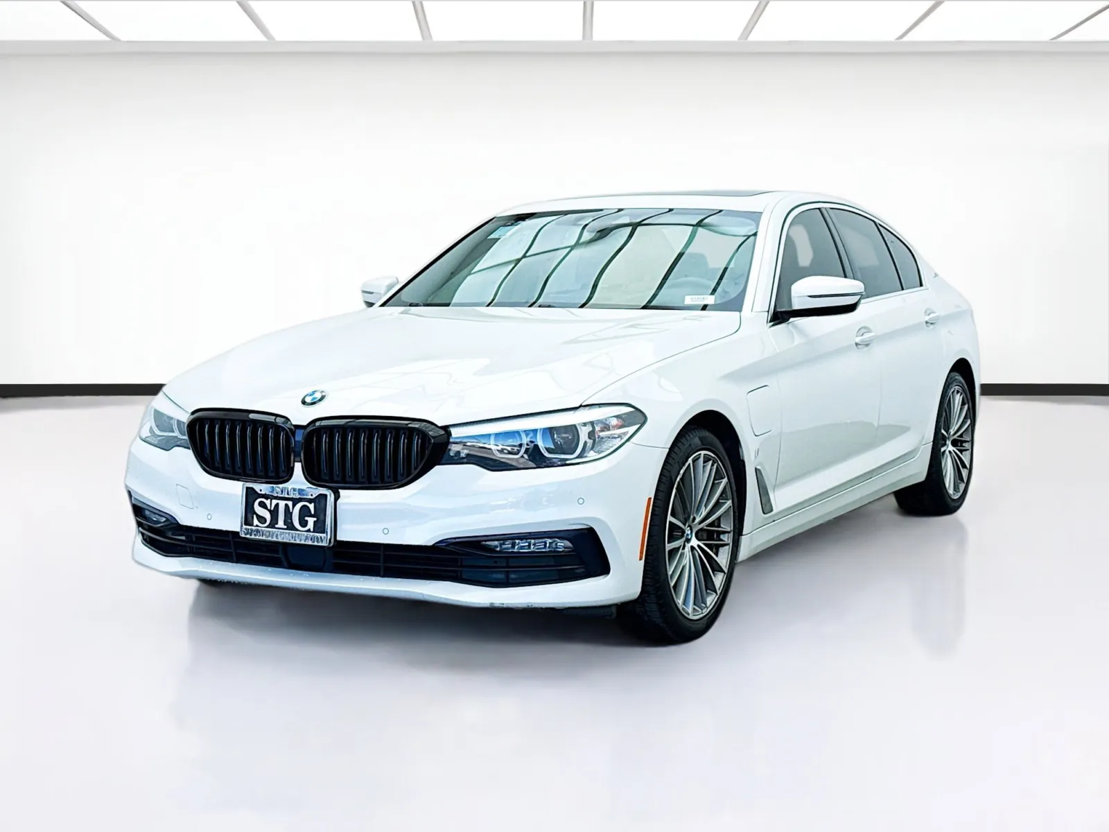 White 2018 BMW 5 Series 530e iPerformance for sale in Montclair, CA