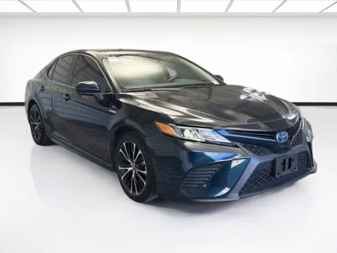 Another view of 2020 Toyota Camry Hybrid SE for sale in Montclair, CA at STG Montclair