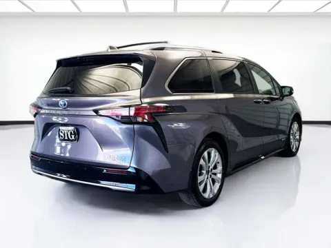 More photos of 2021 Toyota Sienna Platinum 7 Passenger at STG Montclair, CA