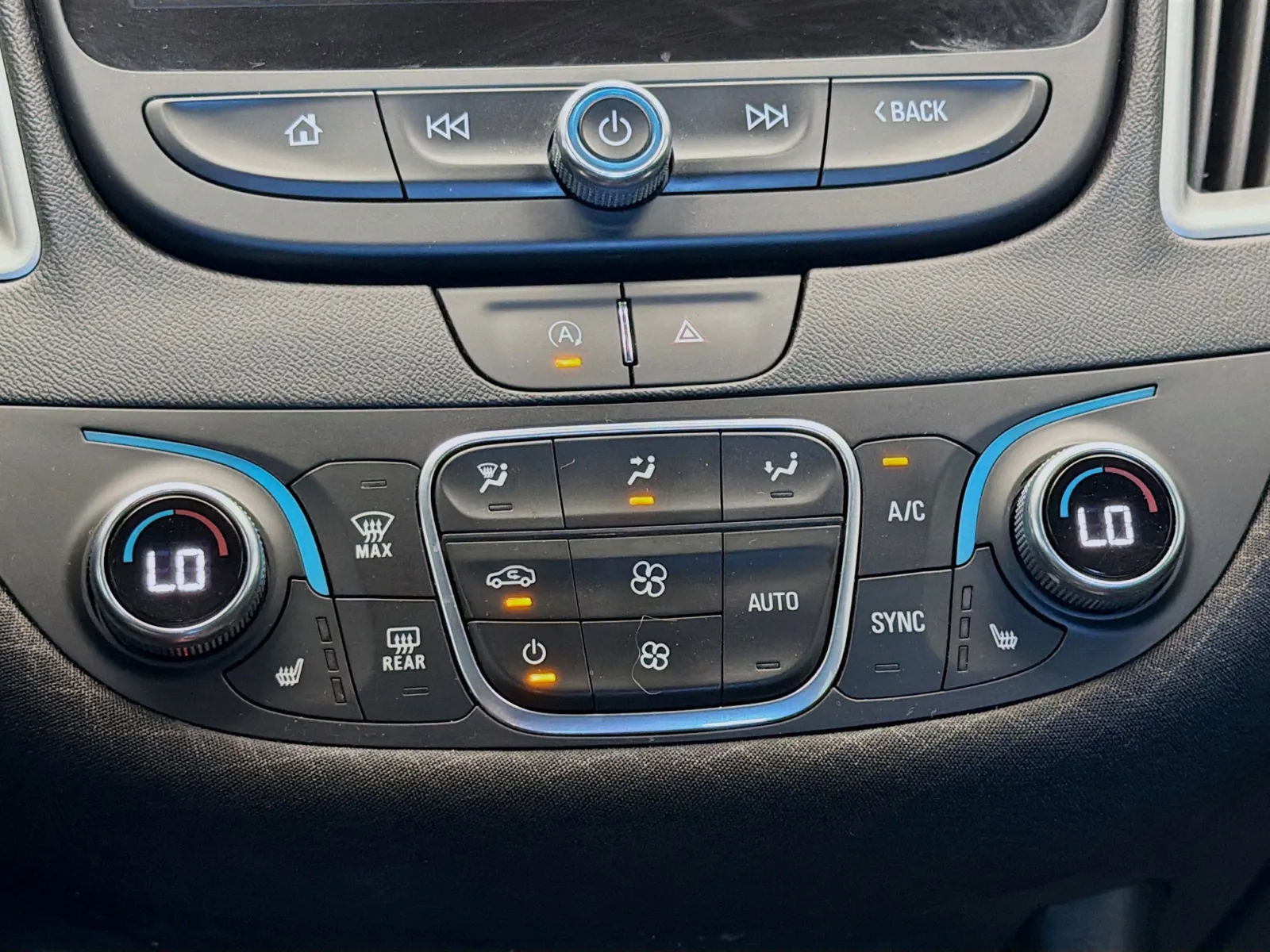 2024 Chevrolet Malibu 1LT photo 4