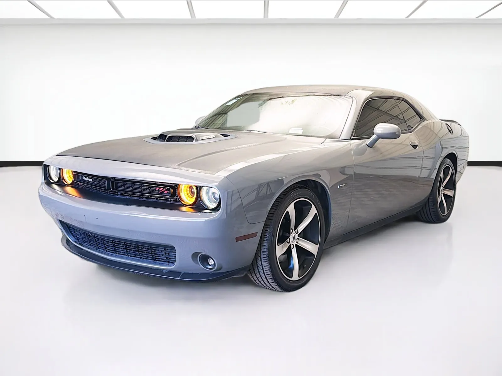 2018 Dodge Challenger R/T's photo