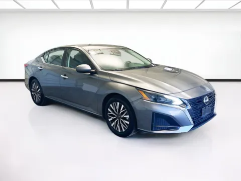 Another view of 2023 Nissan Altima 2.5 SV for sale in Montclair, CA at STG Montclair