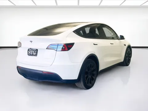 More photos of 2021 Tesla Model Y Long Range at STG Montclair, CA