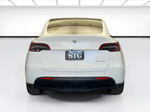 More photos of 2021 Tesla Model Y Long Range at STG Montclair, CA