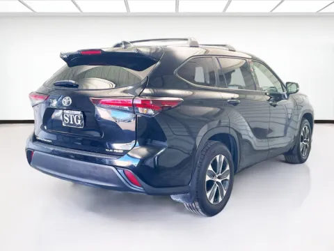 More photos of 2024 Toyota Highlander at STG Montclair, CA