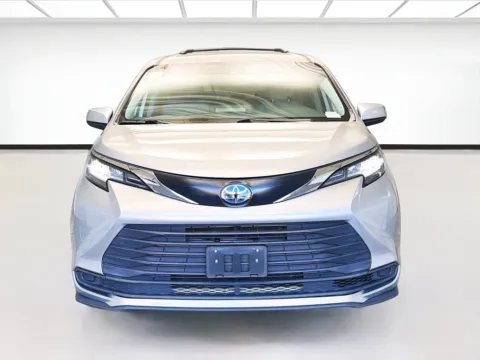 Photos of 2022 Toyota Sienna LE 8 Passenger for sale in Montclair, CA at STG Montclair