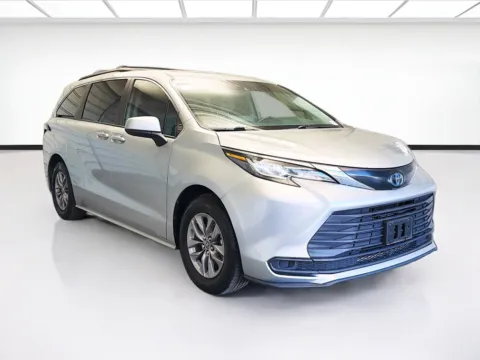 Another view of 2022 Toyota Sienna LE 8 Passenger for sale in Montclair, CA at STG Montclair
