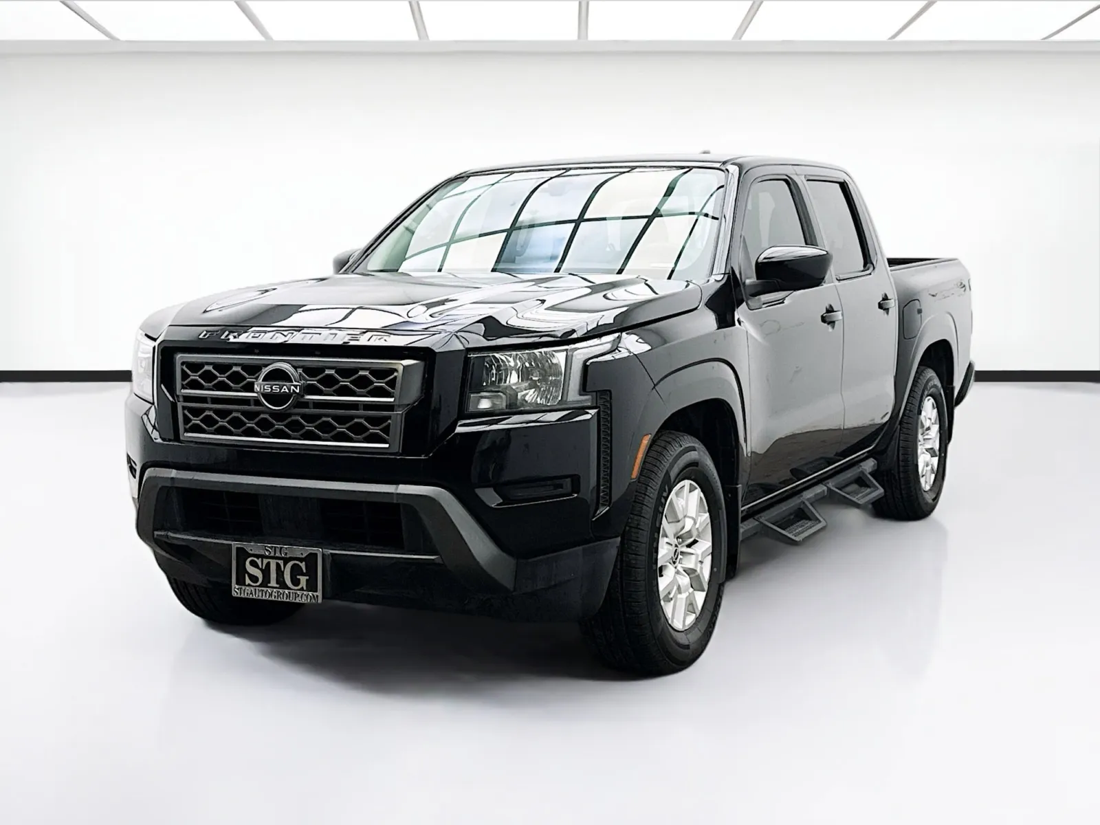 2022 Nissan Frontier SV's photo