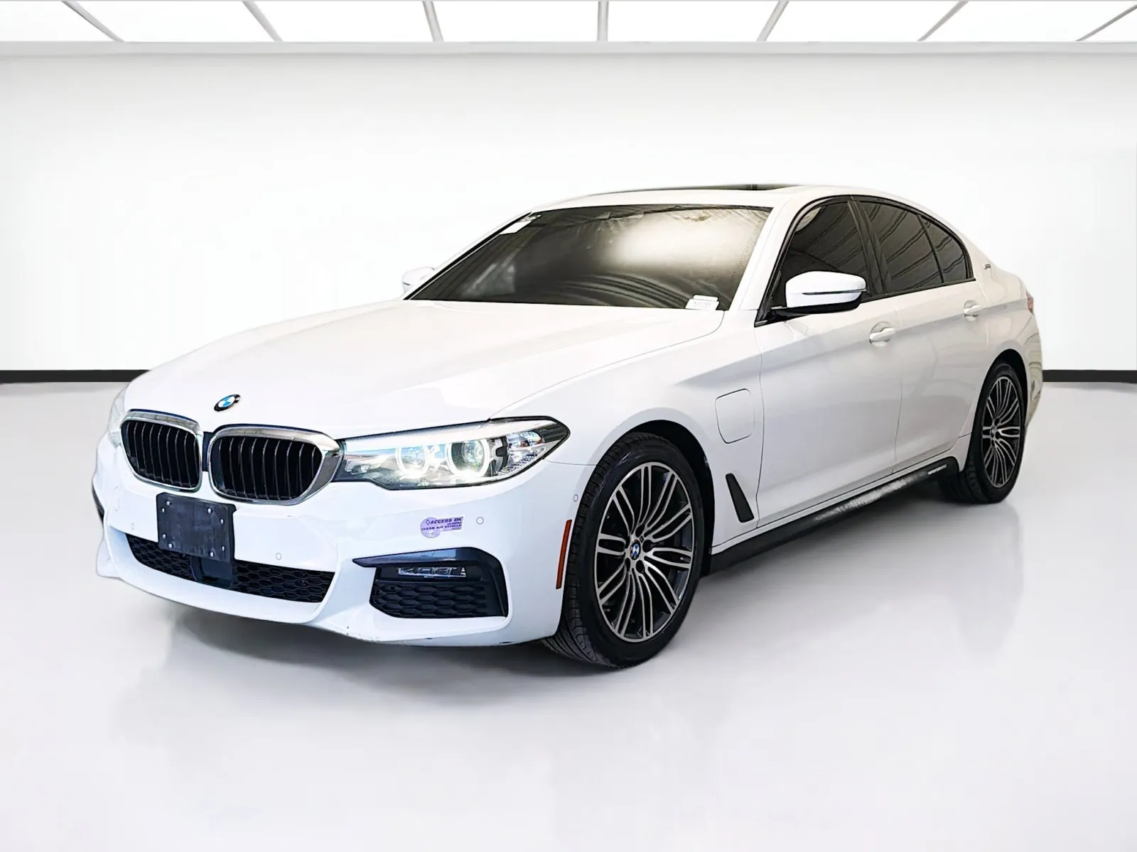 White 2019 BMW 5 Series 530e iPerformance M SPORT/LUXURY SEATING/DRIVING A for sale in Montclair, CA