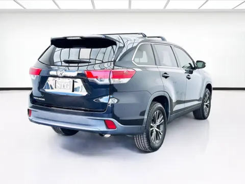 More photos of 2019 Toyota Highlander LE at STG Montclair, CA