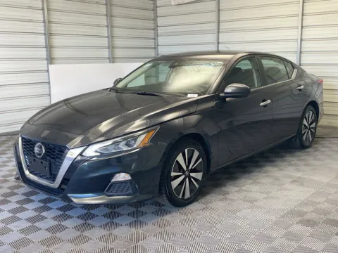Blue 2022 Nissan Altima 2.5 SV for sale in Montclair, CA