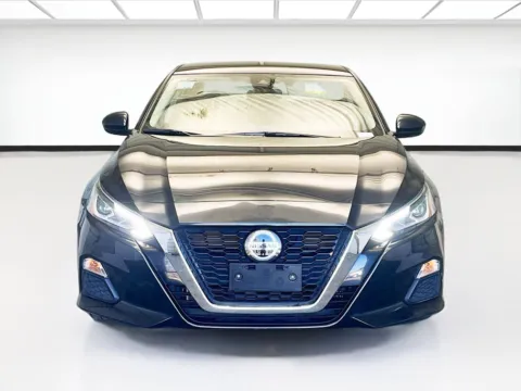 Photos of 2022 Nissan Altima 2.5 SV for sale in Montclair, CA at STG Montclair