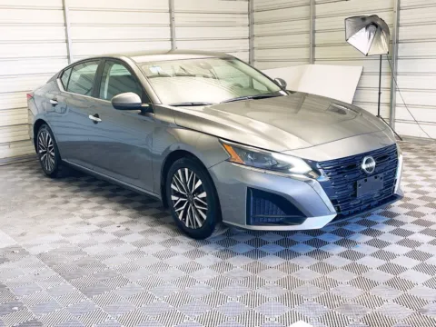 Another view of 2023 Nissan Altima 2.5 SV for sale in Montclair, CA at STG Montclair