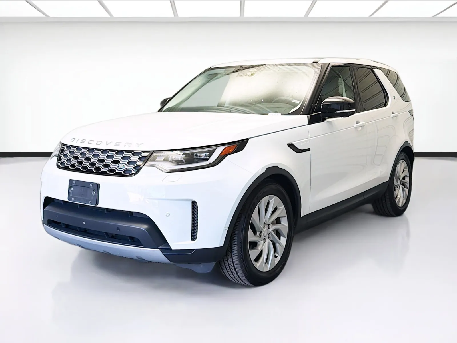 White 2024 Land Rover Discovery S for sale in Montclair, CA