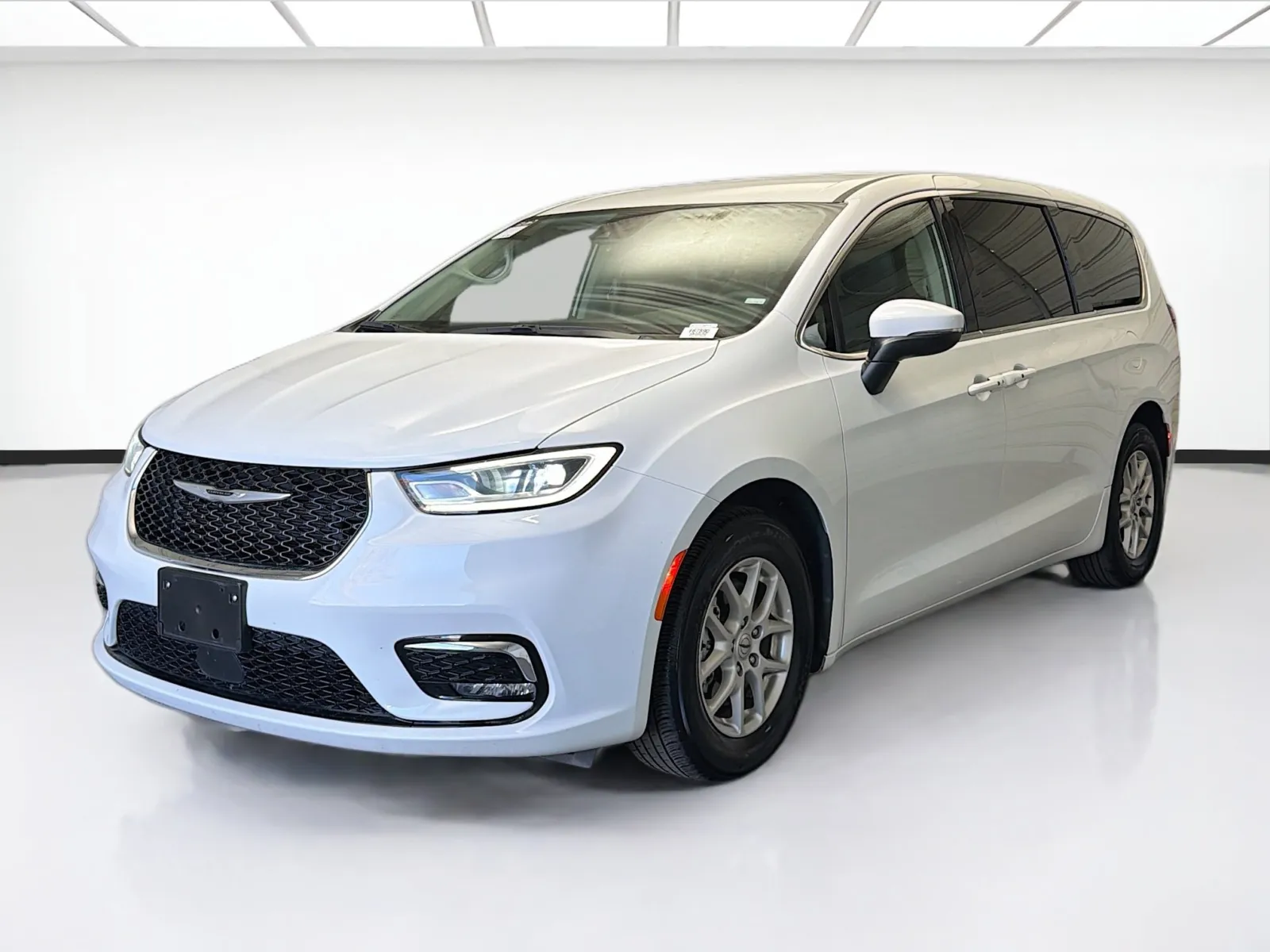 White 2023 Chrysler Pacifica Touring L for sale in Montclair, CA