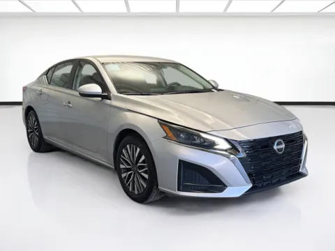 Another view of 2023 Nissan Altima 2.5 SV for sale in Montclair, CA at STG Montclair