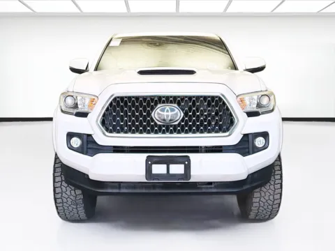 Photos of 2019 Toyota Tacoma TRD Premium Sport & TECHNOLOGY PACKAGE V6 for sale in Montclair, CA at STG Montclair